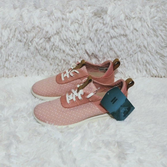 TOMS Women Cabrillo Sporty Shoes BNWT - Picture 2 of 7